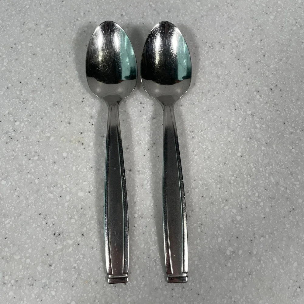 Oneida Satin Shasta Teaspoons Set of 2 Stainless Flatware USA Silverware